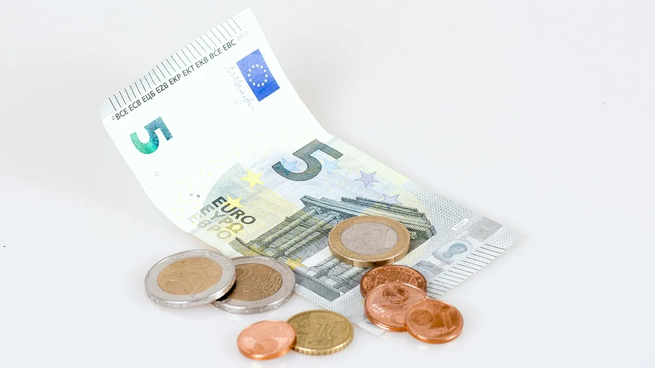 Euro w dół wobec złotego? Sprawdzamy najnowsze kursy!