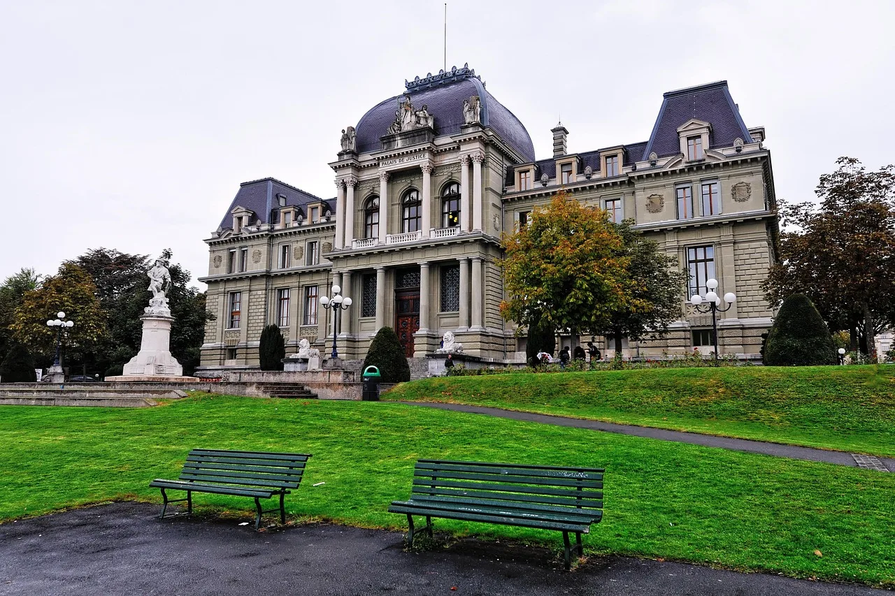 Sześciu nowych sędziów TK złożyło przysięgę. Ich pensje robią wrażenie!