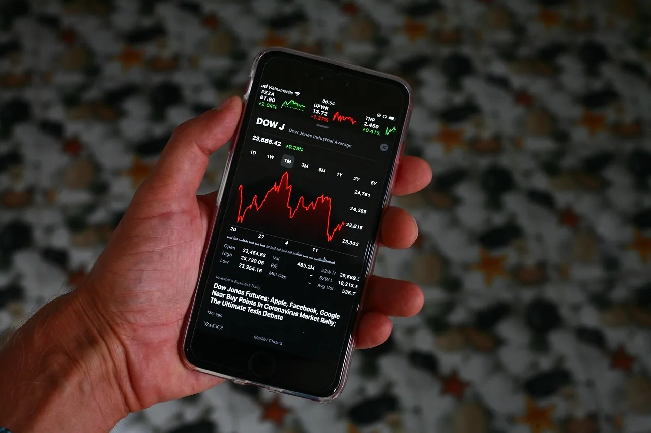 Wall Street bije rekordy! Co napędza tę hossę?