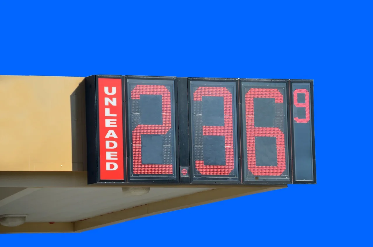 Zapisane na stacjach! Ceny paliw lecą w dół – minister energii publikuje aktualne limity