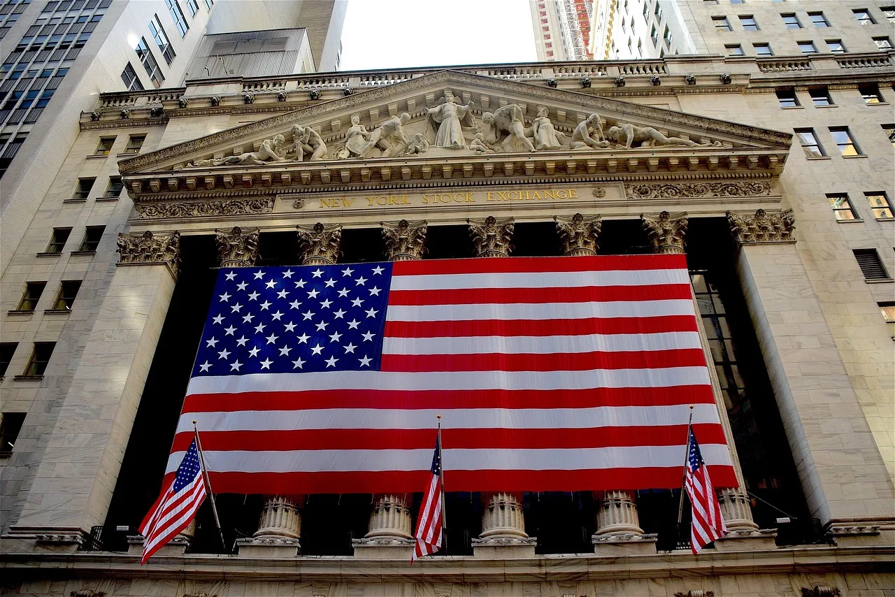 Dow i DAX na nowych szczytach. Słabsze dane z USA zmieniają grę o stopy