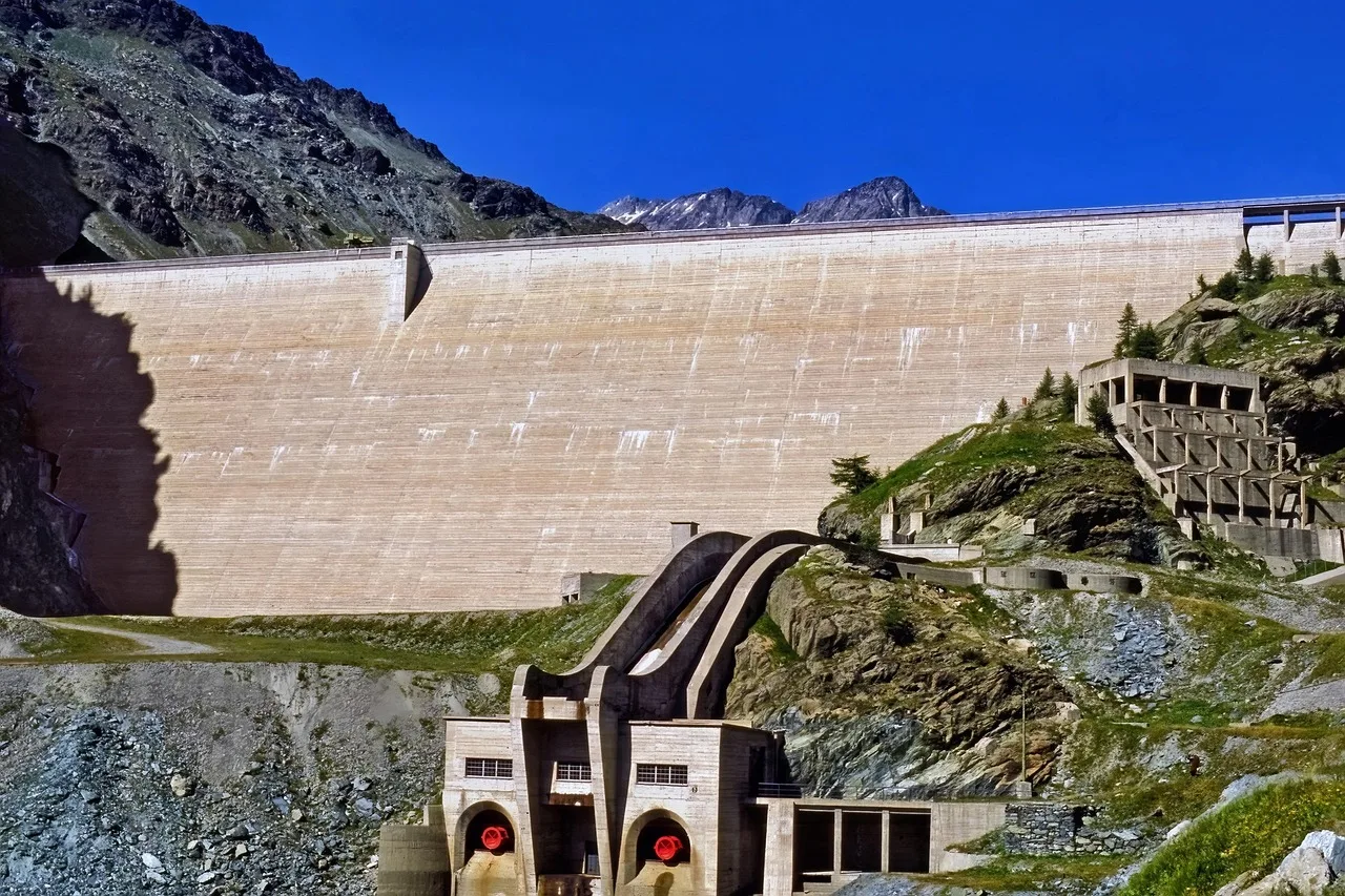 Susza hydrologiczna obejmuje już połowę Polski. Energetyka i rolnictwo na celowniku