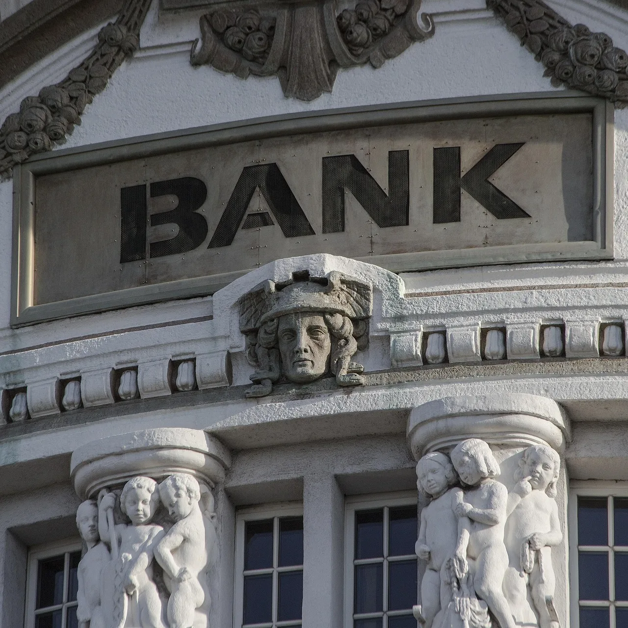 26,5 mld zł z SAFE i deficyt 5,9% PKB. Nowe dane o polskich finansach